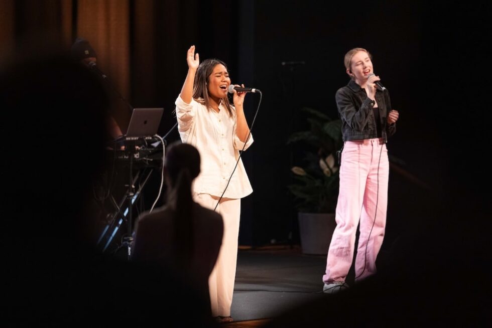 Worship at Southport Church of Christ, Gold Coast